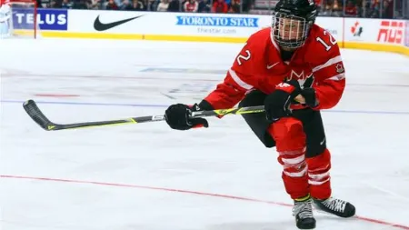 محافظ گردن: ضروری‌ترین تجهیزات ایمنی هاکی که از آنها بی‌خبرید!