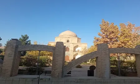 سیبویه کیست و چرا باید مزار او دیده شود؟