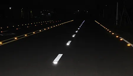 ترافیک چشم گربه؛ چراغ راهنمایی برای رانندگان در شب