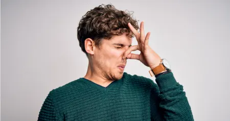 بوی بد ناحیه تناسلی مردان: از بهداشت گرفته تا عفونت‌های پنهان