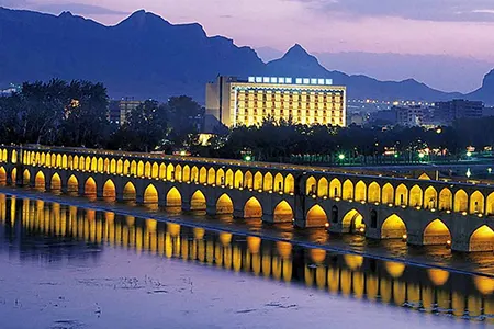 انتخاب هتل در اصفهان, اطلاعات هتل در اصفهان, توجه به منظره ی هتل