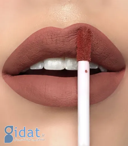 مقایسه رژ لب براق و رژ لب مات