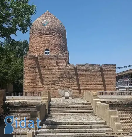 آرامگاه استر و مردخای, مقبره استر و مردخای