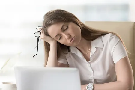 یک ترفند ۳۰ ثانیه‌ای برای از بین بردن مه مغزی و تقویت فوری گردش خون