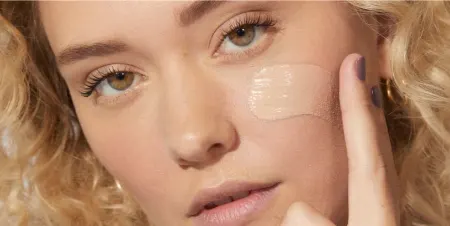 راهنمای خرید کرم پودر برای پوست خشک: چگونه پوستی شاداب و درخشان داشته باشیم؟