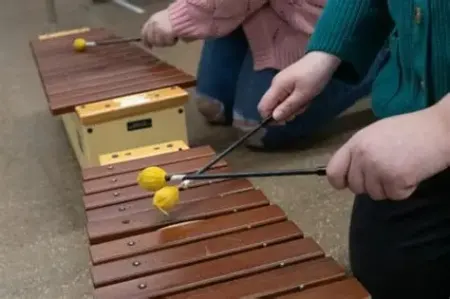 نوازندگی ساز جهانی, رویال آکادمی لندن