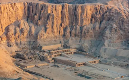 کاوش در تاریخ و معماری معبد هتشپسوت در مصر باستان