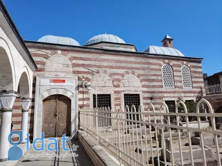 موقعیت مسجد مهری ماه سلطان, تاریخ مسجد مهری ماه سلطان