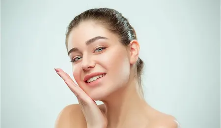 چرا بعضی افراد آکنه نمی‌گیرند؟ مطالعه علمی و عوامل مؤثر