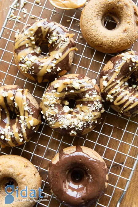 طرز تهیه دونات شکلاتی با کره بادام زمینی