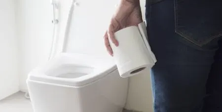 راه حل های موثر برای رفع گرفتگی توالت با دستمال کاغذی