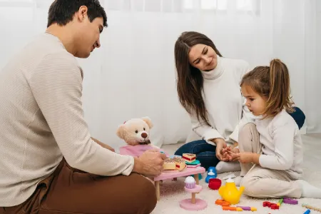 راهنمای کامل برای انتخاب اسباب‌بازی‌های مناسب برای هر سن کودک: شادی، آموزش و رشد همزمان