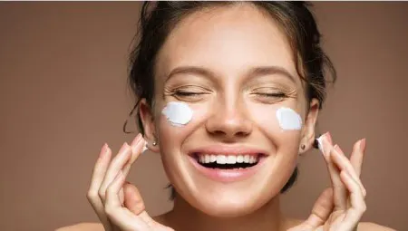 نوشیدن آب برای سلامت پوست