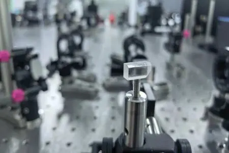 چین رکورد کوتاه‌ترین طول موج لیزر حالت جامد را شکست