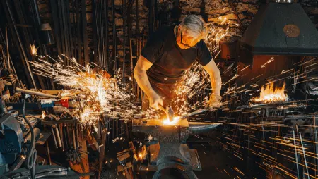 آهنگری چیست, شغل آهنگری