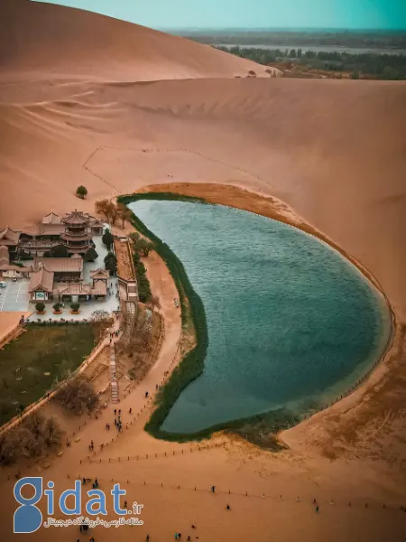 سفر به دونهوانگ, شترسواری در بیابان گبی