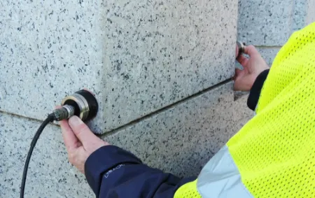 آزمایش اولتراسونیک بتن؛ چگونه بدون شکستن ستون، بفهمیم درون آن چه می‌گذرد؟