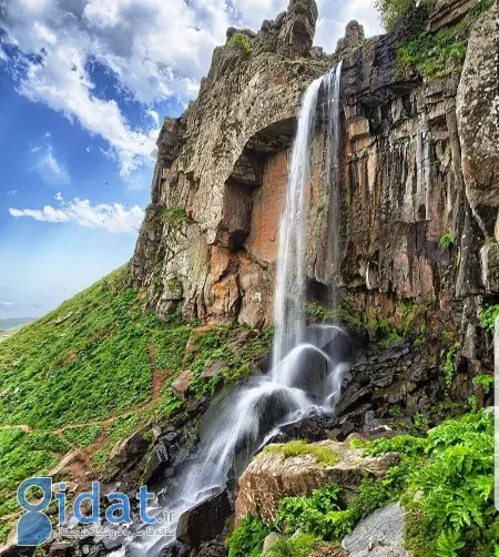 با آبشار ورزان، خود را در آغوش طبیعت تالش غرق کنید
