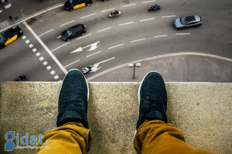 چرا وقتی لبه پرتگاه هستیم، حس پریدن به ما دست می‌دهد؟