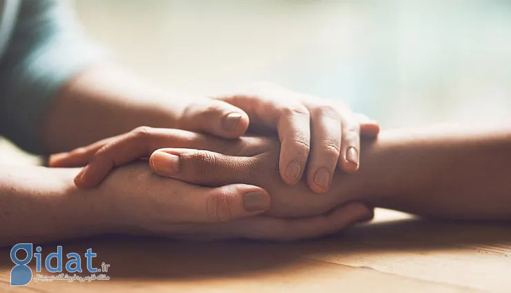 چگونه به کسی که دچار حمله پانیک شده است کمک کنیم؟