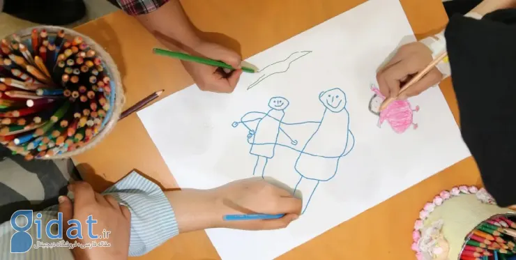 پسری مبتلا به سرطان اما با دستانی بسیار دراز