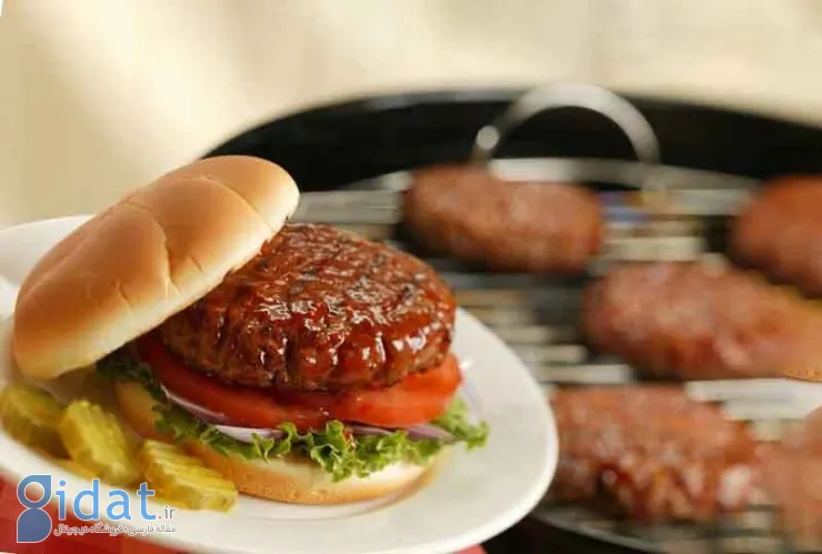 سرخ کردن همبرگر رستورانی