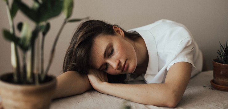 چرا همیشه احساس خستگی می کنیم؟