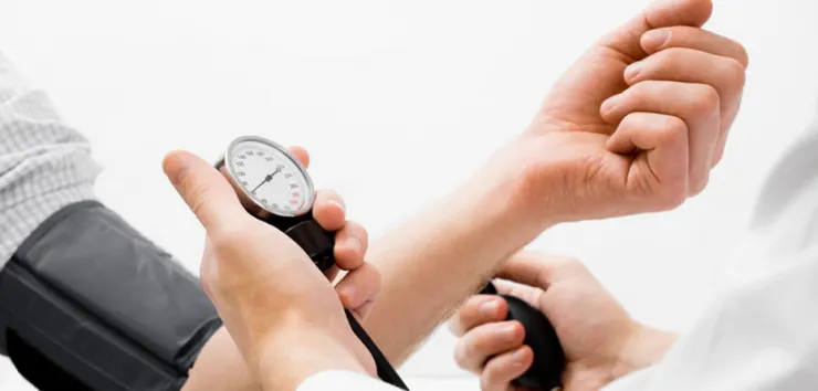 ارتباط بین کم آبی و فشار خون چیست؟