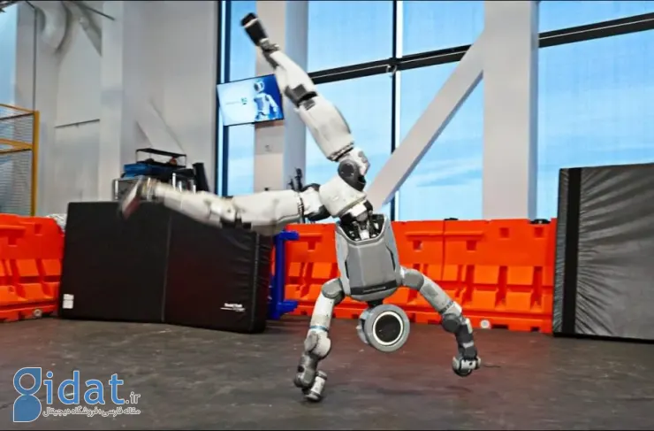 نمایش چشمگیر ربات انسان‌نمای بوستون داینامیکس؛ اطلس پشتک وارو می‌زند [تماشا کنید]