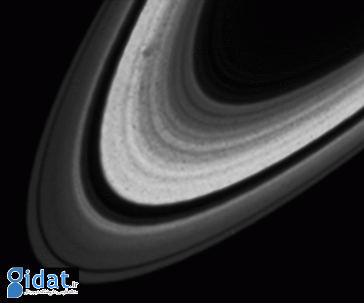 تلسکوپ هابل تصویر تازه‌ای از سایه‌های اسرارآمیز روی حلقه‌های زحل ثبت کرد