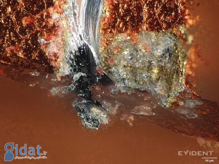 آیفون ۱۷ پرو زیر ذره‌بین iFixit؛ نگاهی به سیستم خنک‌کننده و مشکل خش‌پذیری [تماشا کنید]