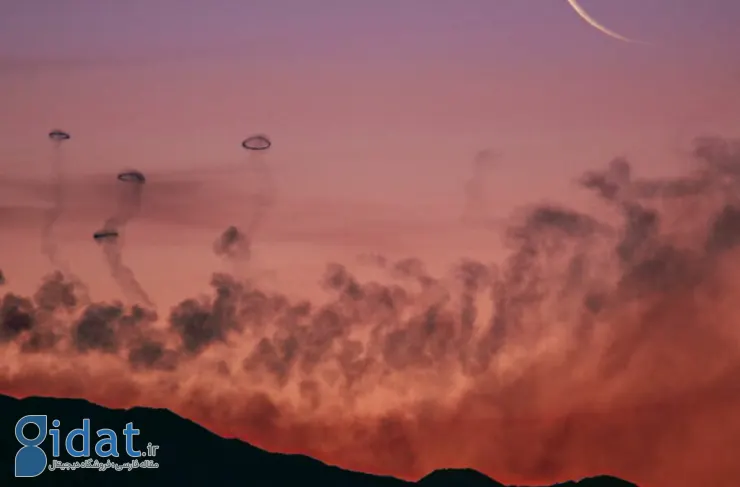 تصویر روز ناسا: حلقه های ماه و دود از کوه اتنا