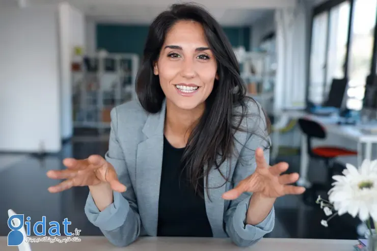 حرکت دست هنگام صحبت کردن