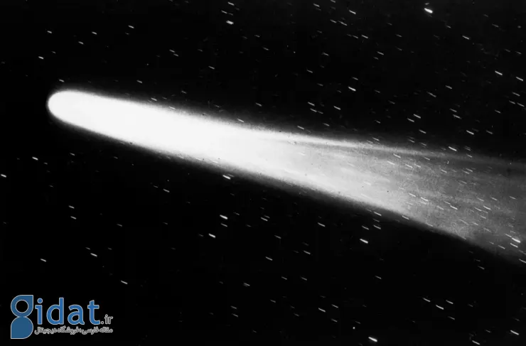 امروز در فضا: عبور دنباله‌دار هالی از کنار زمین