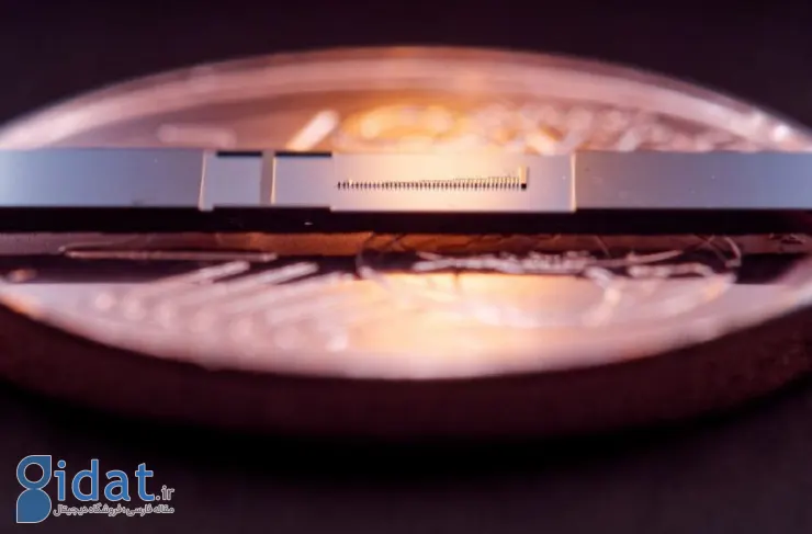 دانشمندان کوچکترین شتاب دهنده ذرات جهان را به اندازه یک سکه ساختند