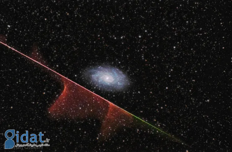 تصویر روز ناسا: شهاب‌سنگ از کنار کهکشان گذشت