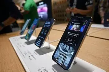 واردات تلفن همراه در نه ماه اول امسال کاهش یافت؛ کاهشی ۲۰ درصدی در ارزش دلاری