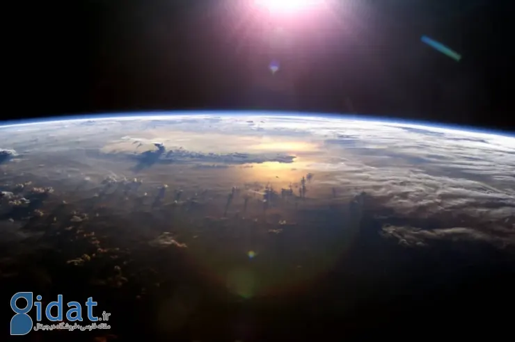 زمین و خورشید