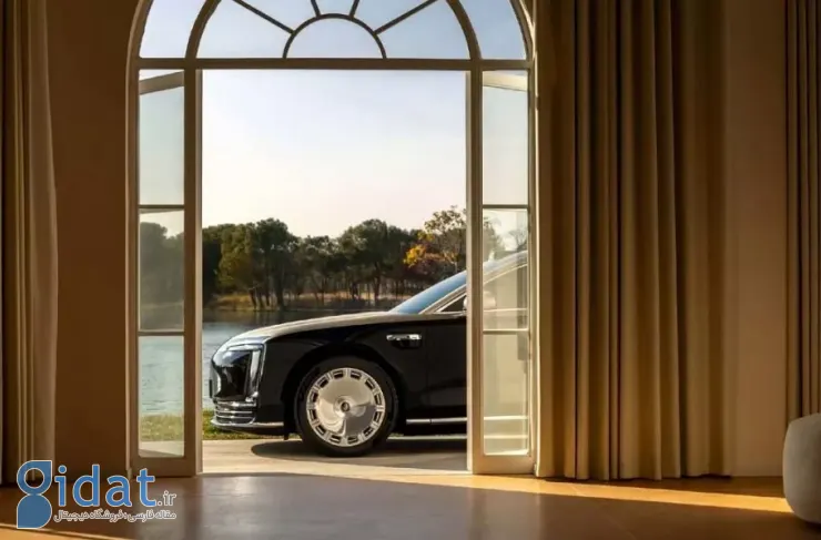 سدان لوکس مکسترو S800 با موتوری قدرتمندتر و سه موتور الکتریکی به‌روزرسانی شده است