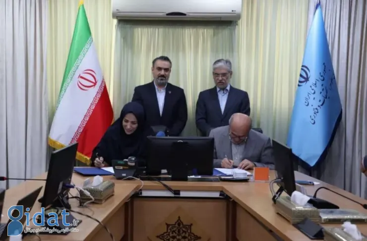 تلفن همراه و لپ تاپ دانش آموزان از 14 فروردین بیمه می شود
