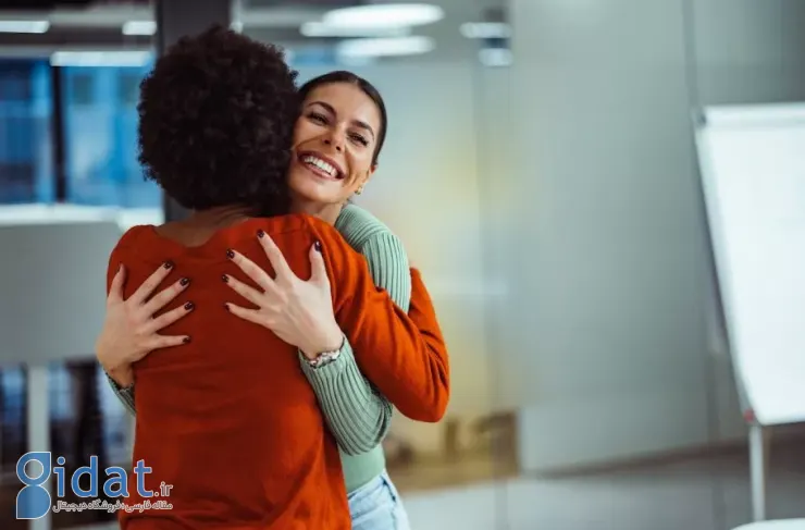 پژوهش محققان: بغل‌کردن می‌تواند به شما در مقابله با استرس و سرماخوردگی کمک کند