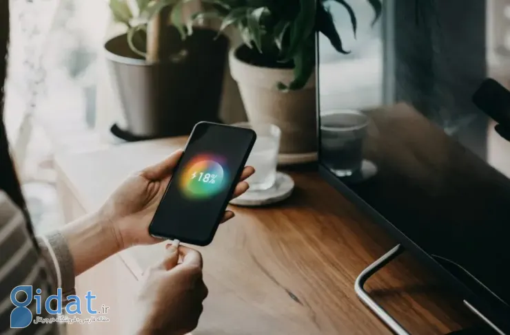 آیا شارژ مداوم به باتری گوشی‌های هوشمند آسیب می‌رساند؟