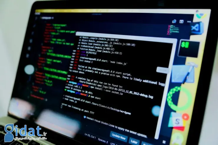 کدنویسی با لپ تاپ