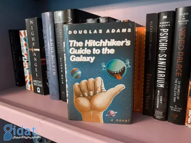 امروز در فضا: راهنمای مسافران کهکشان به کتابفروشی‌ها می‌رسد