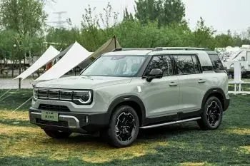 بایک BJ30e با دیارخودرو به ایران می‌آید؛ یک آفرودر جذاب و هیبریدی