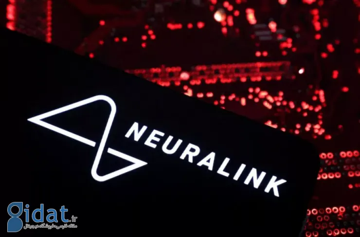 زن معلولی که با تراشه مغزی Neuralink کار می‌کند، پس از ۲۰ سال توانست نام خود را بنویسد