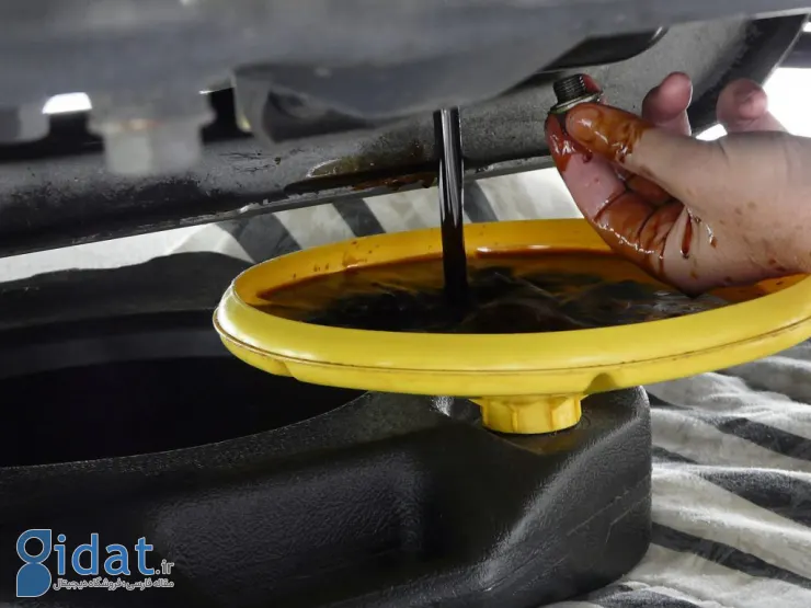 تعویض روغن از طریق پیچ تخلیه کارتل ماشین