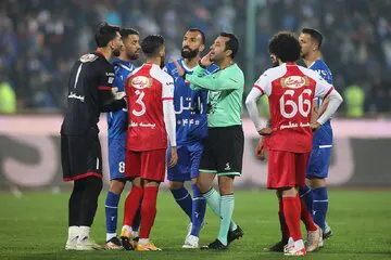 استقلال و پرسپولیس یک جلسه محروم شدند