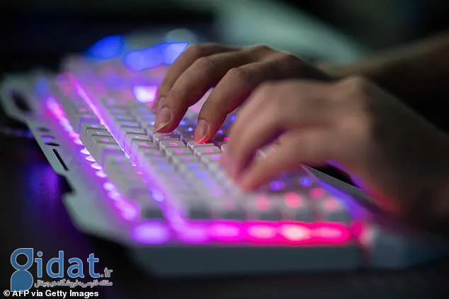 دو نام مشکوک در تلفن همراه نخست وزیر سابق اسرائیل