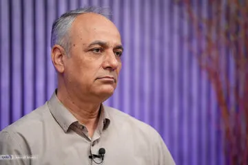احمد زیدآبادی: ترامپ واقعاً یک مشکل است
